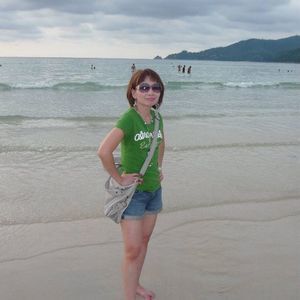 Meet your Posher, Dewi